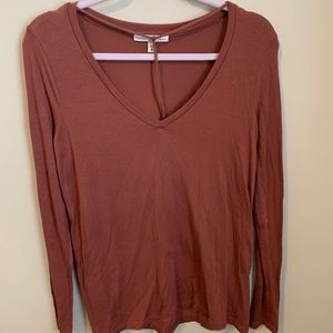 EXPRESS WOMENS V LONG-SLEEVE SHIRT